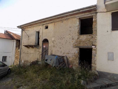 Rustico-Casale-Corte in Vendita ad Cesio - 43000 Euro