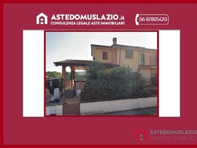 Villa in Vendita a Aprilia