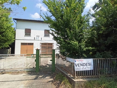 Casa singola in vendita a Cavezzo Modena Villa Motta