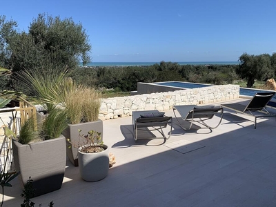Casa Silvia - Modern villa with sea views and ancient olive trees