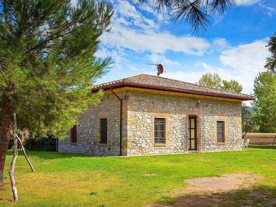 Cottage d'epoca con piscina in Toscana