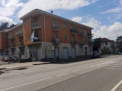 Locale commerciale - Oltre 3 vetrine a Sassi, Torino