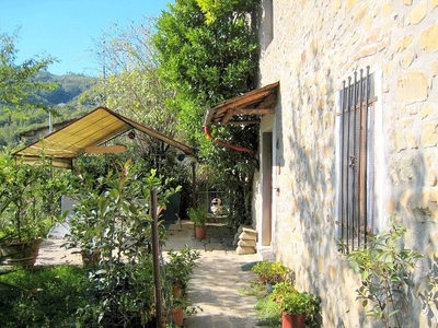 Spazioso cottage con piscina privata a Marliana
