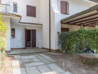 Villa a Schiera in affitto a Comacchio via Donato Bramante, 34