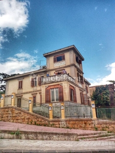 Villa plurifamiliare via Messina 85, Centro, Caltanissetta