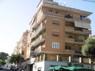 2 locali in vendita a Roma - Zona: Monte Sacro