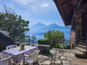 Appartamento a Dongo con giardino e terrazza + vista panoramica