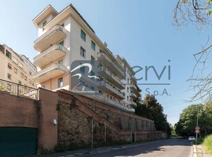 Appartamento di prestigio in vendita Roma, Lazio