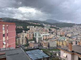 Appartamento in Vendita a Genova Manin