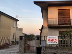 Appartamento in Vendita a Villa Estense Villa Estense - Centro