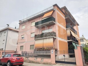 Appartamento in Via Giovanni Cena, 17, Latina (LT)