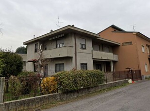 Appartamento in Via Santa Caterina da Siena 36, Meda, 6 locali, garage