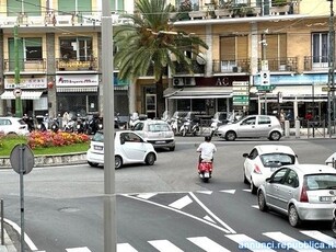 Bilocale ristrutturato in posizione centralissima vicino nuova stazione a Sanremo.