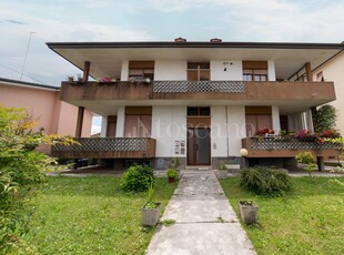 Casa a Pordenone in Via Giosuè Carducci , Villanova