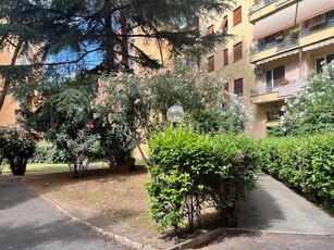 Casa a Roma in Via Rosa Raimondi Garibaldi , Garbatella