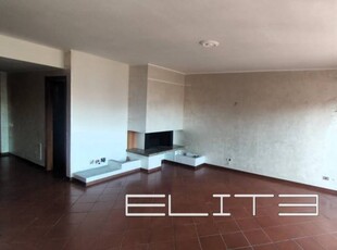 Casa Bi - Trifamiliare in Vendita a Ancona Q2 / Q3