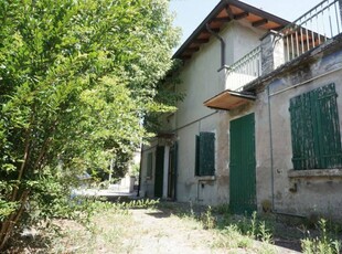 Casa Bi - Trifamiliare in Vendita a Parma Cervara
