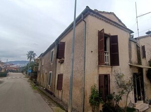 Casa Bi - Trifamiliare in Vendita a Veroli Colleberardi