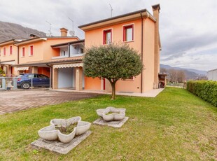 Casa Bi - Trifamiliare in Vendita a Vittorio Veneto