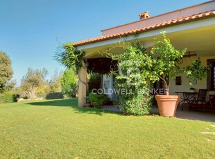 Casa in vendita in Allumiere, Italia