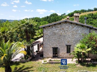 Casa in vendita in Mompeo, Italia