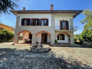 Casa indipendente 16 locali di 355 m² in Cortona