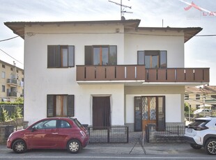 Casa indipendente a Civitella in Val di Chiana, 8 locali, 2 bagni