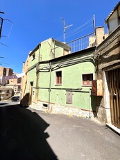 Casa Indipendente a Enna in Via San Bartolomeo