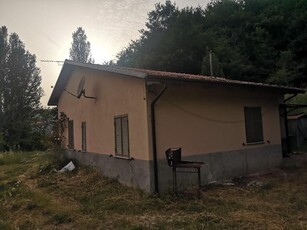 Casa indipendente in affitto a Nocera Umbra