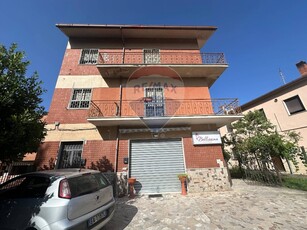 Casa indipendente in Santa colomba, Benevento, 14 locali, 4 bagni
