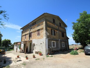 Casa indipendente in vendita