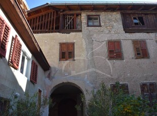 Casa indipendente in Vendita a Borgo d'Anaunia Fondo - Centro