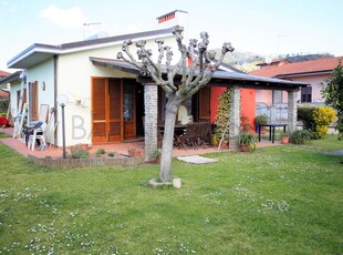 Casa indipendente in vendita Massa-carrara