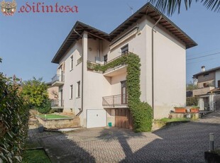 Casa indipendente in Via Monte Bianco, Triuggio, 7 locali, 3 bagni