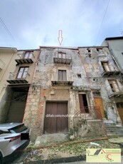 Casa indipendente in VIA UMBERTO, Favara, 7 locali, 2 bagni, 180 m²