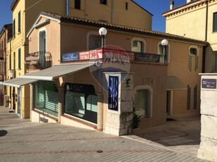 Casa semindipendente in Piazza Andrea D'Isernia, Campobasso, 5 locali