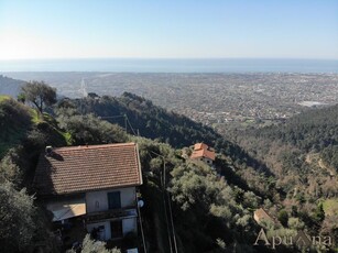 Casa singola a Montignoso, 8 locali, 2 bagni, giardino privato, 170 m²