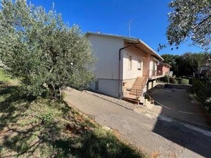 Casa singola in buono stato di 220 mq.