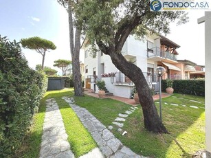 Esclusiva villa di 230 mq in vendita Via Delle Palme, Camaiore, Toscana
