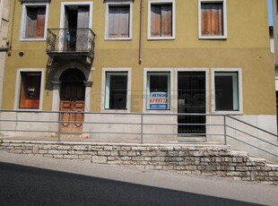 Fondo commerciale in affitto Vicenza
