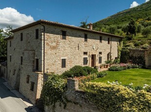 Prestigiosa villa di 1000 mq in vendita Perugia, Umbria