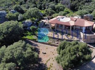 Prestigiosa villa di 214 mq in vendita, Arzachena, Italia