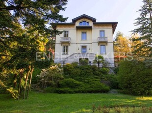 Prestigiosa villa in vendita Via Aldo Mazza, Gavirate, Lombardia
