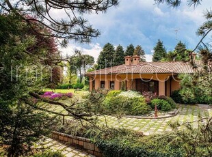 Prestigiosa villa in vendita via Mascagni, Fino Mornasco, Lombardia