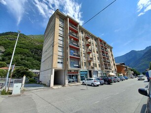 Quadrilocale, via Duca D'Aosta, centro, Verrès
