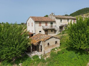 Rustico in vendita a Fossombrone