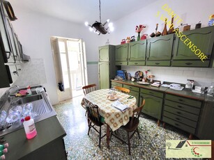 Trilocale in Via dante, Agrigento, 1 bagno, 3° piano, abitabile