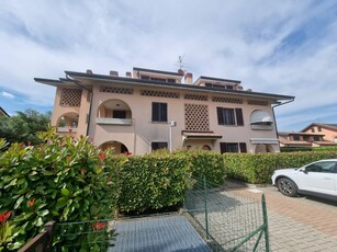 Trilocale in Via monte grappa, Inzago, 2 bagni, con box, 108 m²