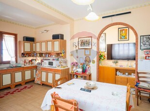 Trilocale in Via Polveriera, Gravina di Catania, 1 bagno, 109 m²