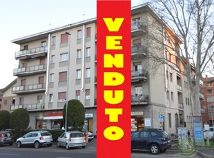 Trilocale in VIALE SICILIA, Monza, 2 bagni, 120 m², 1° piano